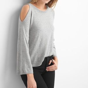 NWOT GAP cold shoulder sweater in gray. Love!